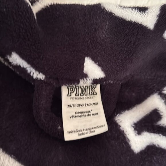 PINK Victoria's Secret Black and White Robe - Picture 2 of 4